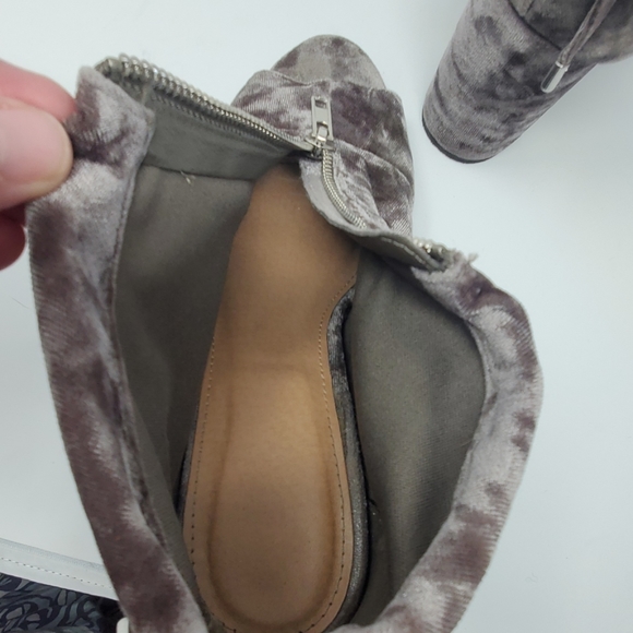 Crushed velvet open toed booties - Picture 5 of 6